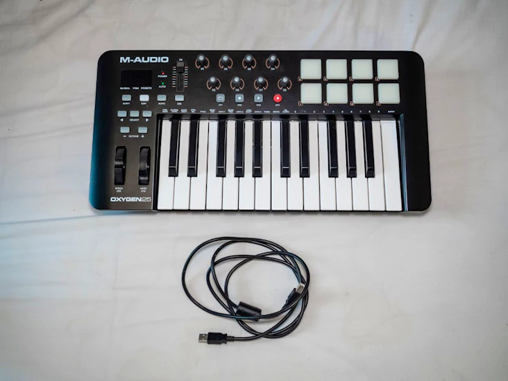 m-audio oxygen 25 midi keyboard