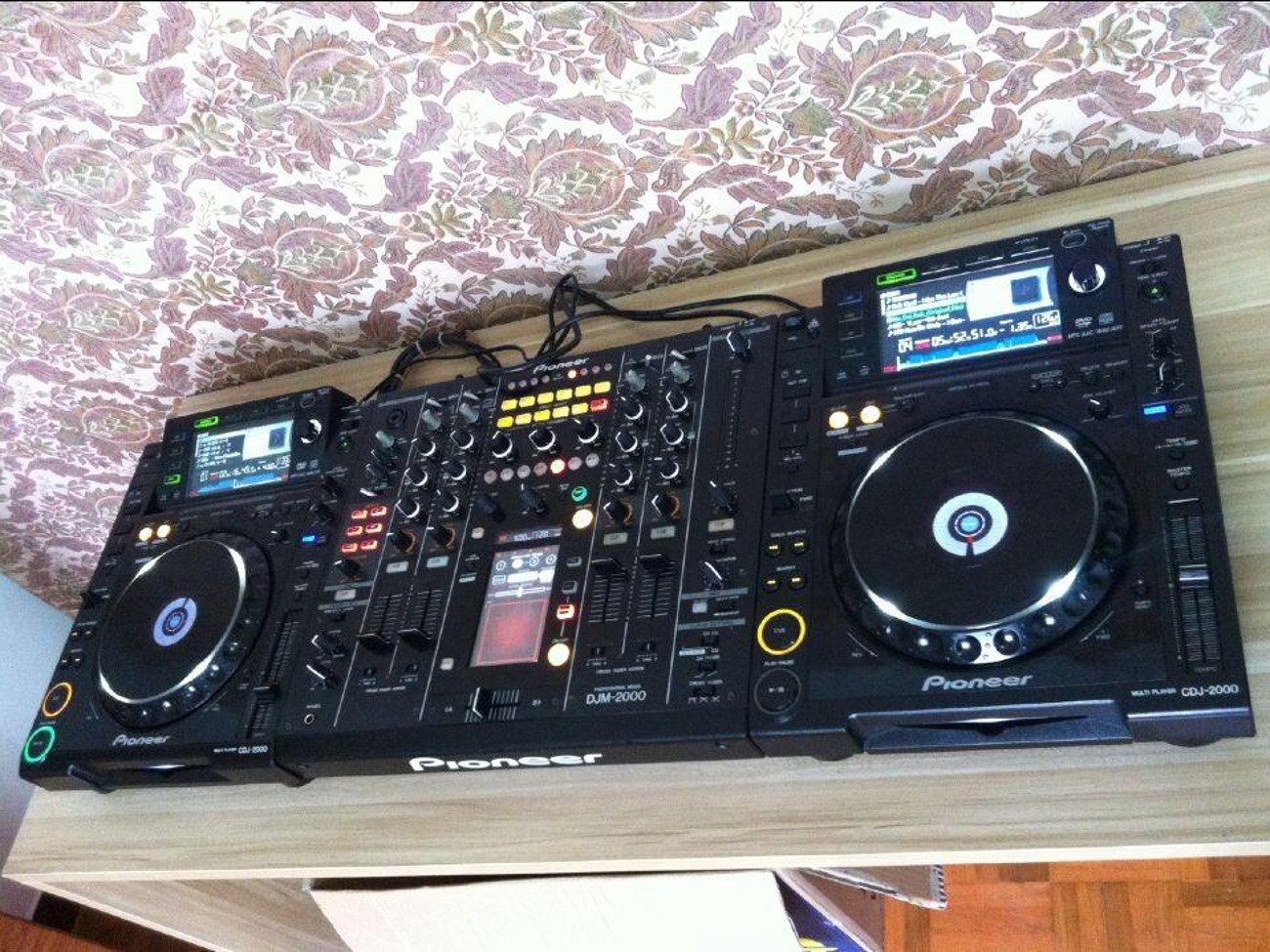  pioneer cdj 2000 pair & djm 2000