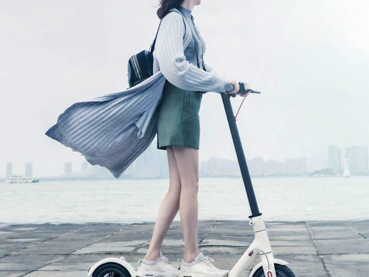 🛴 mi365 electric scooter - "get around" + top speed at the beach (helmet included!) 🏖️