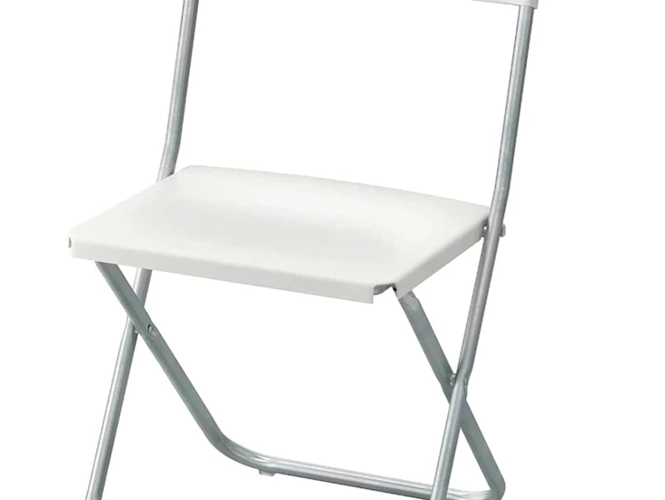 10 foldable plastic chairs