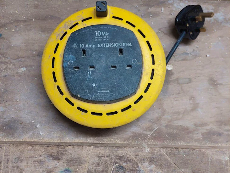 10 metre extension cable/ power cable. extension lead
