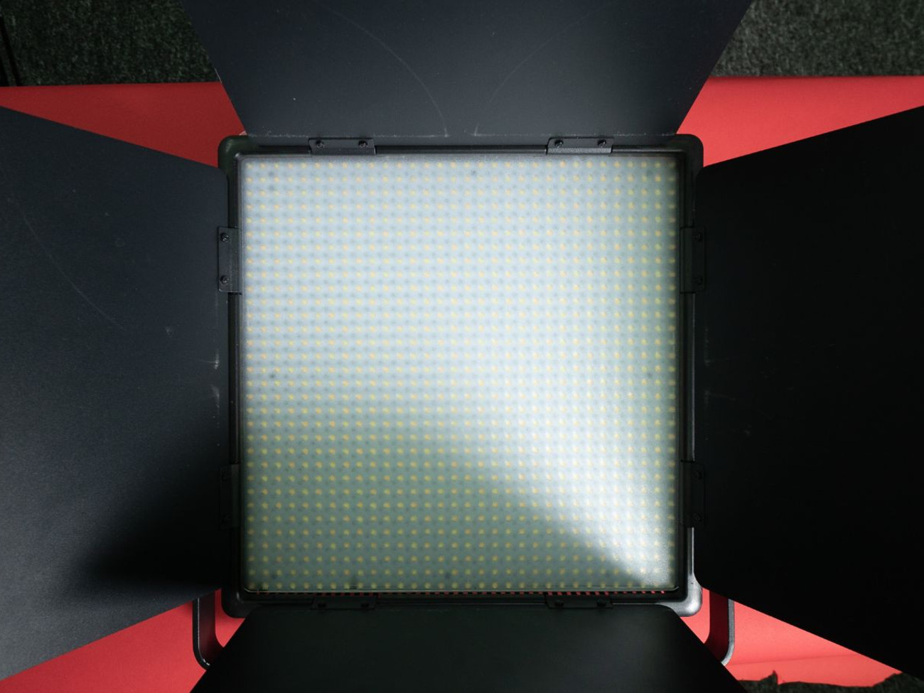 1000 led panel + light stand + ac adapter
