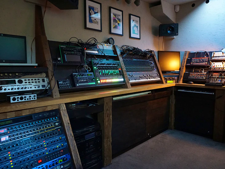 100hz recording studio