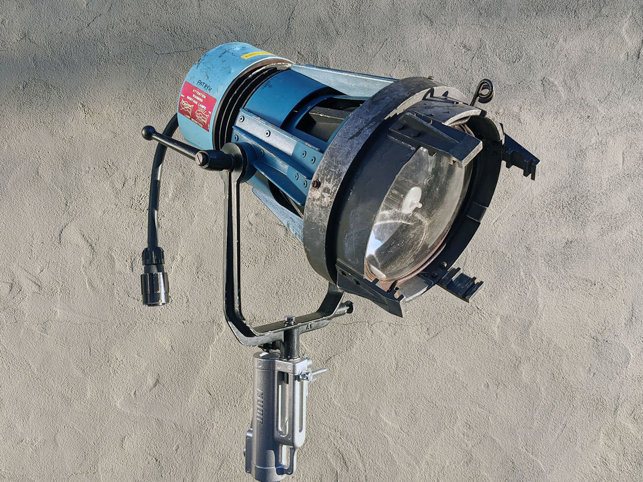 1.2k hmi par or fresnel (ltm) 1200w