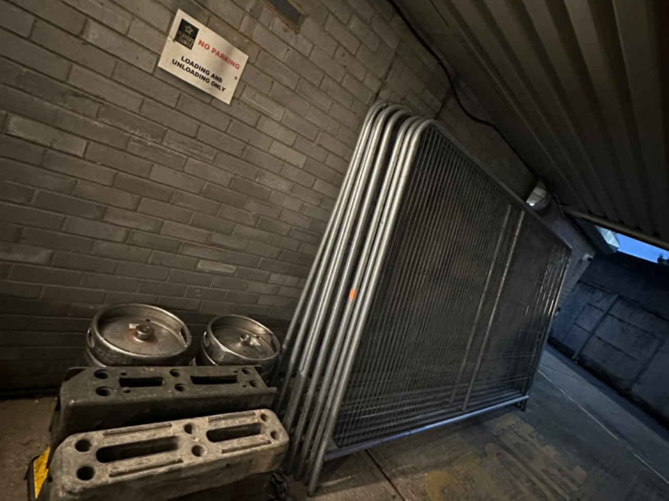 15 x heras fence panels with 15 x feet & 30 x clips