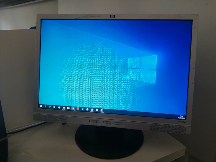 19" lcd widescreen monitor