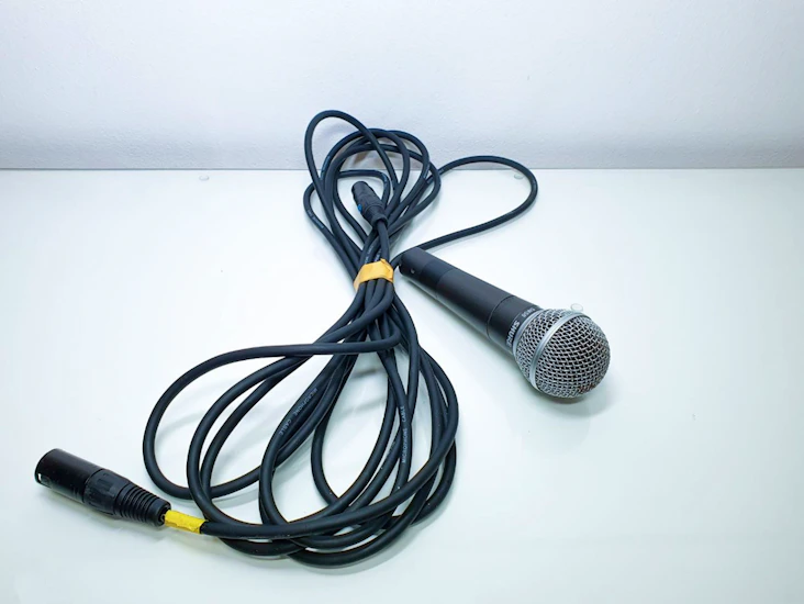 1x shure sm58 wired microphone