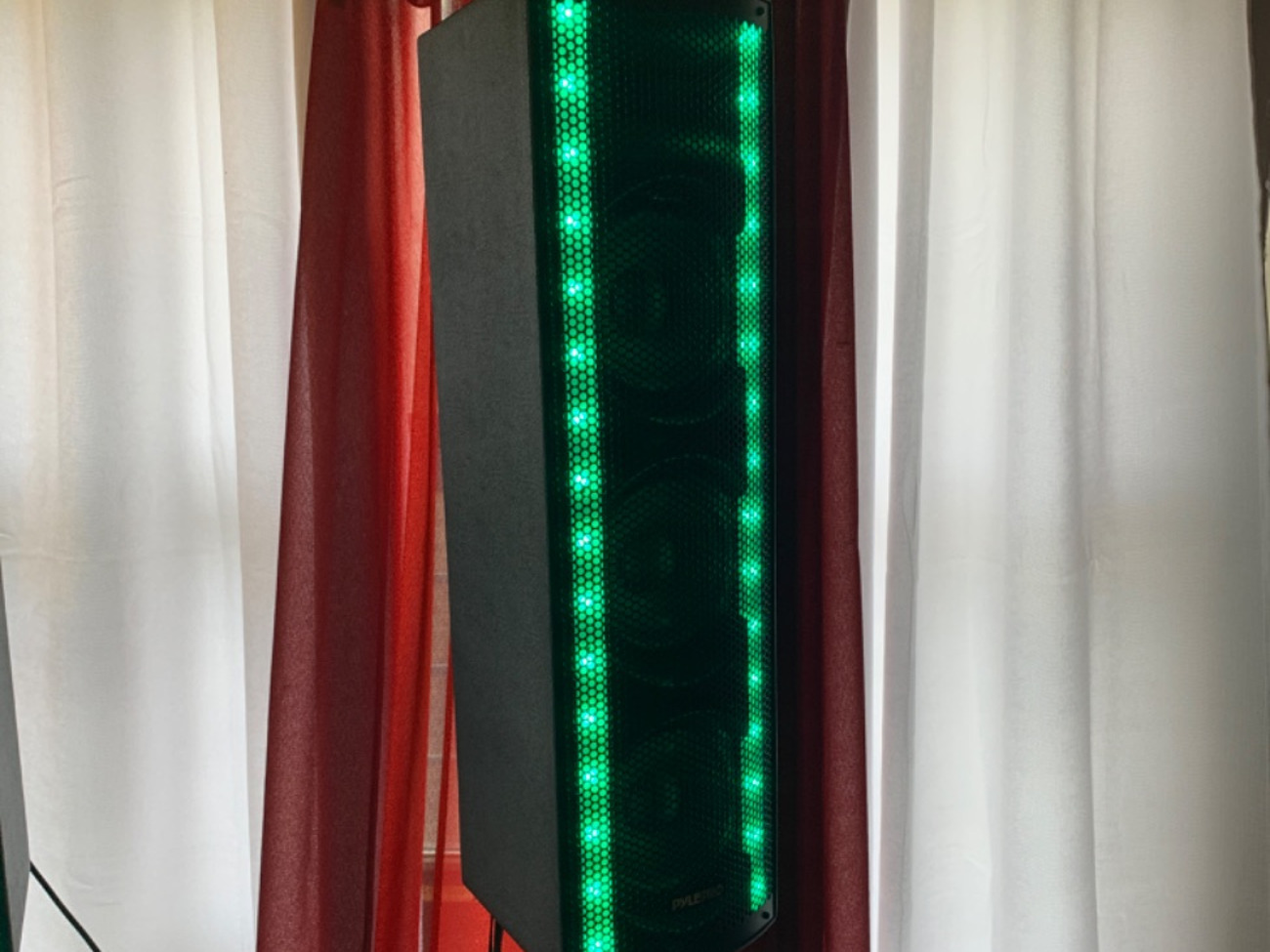 2 plye pro dj speakers with stands