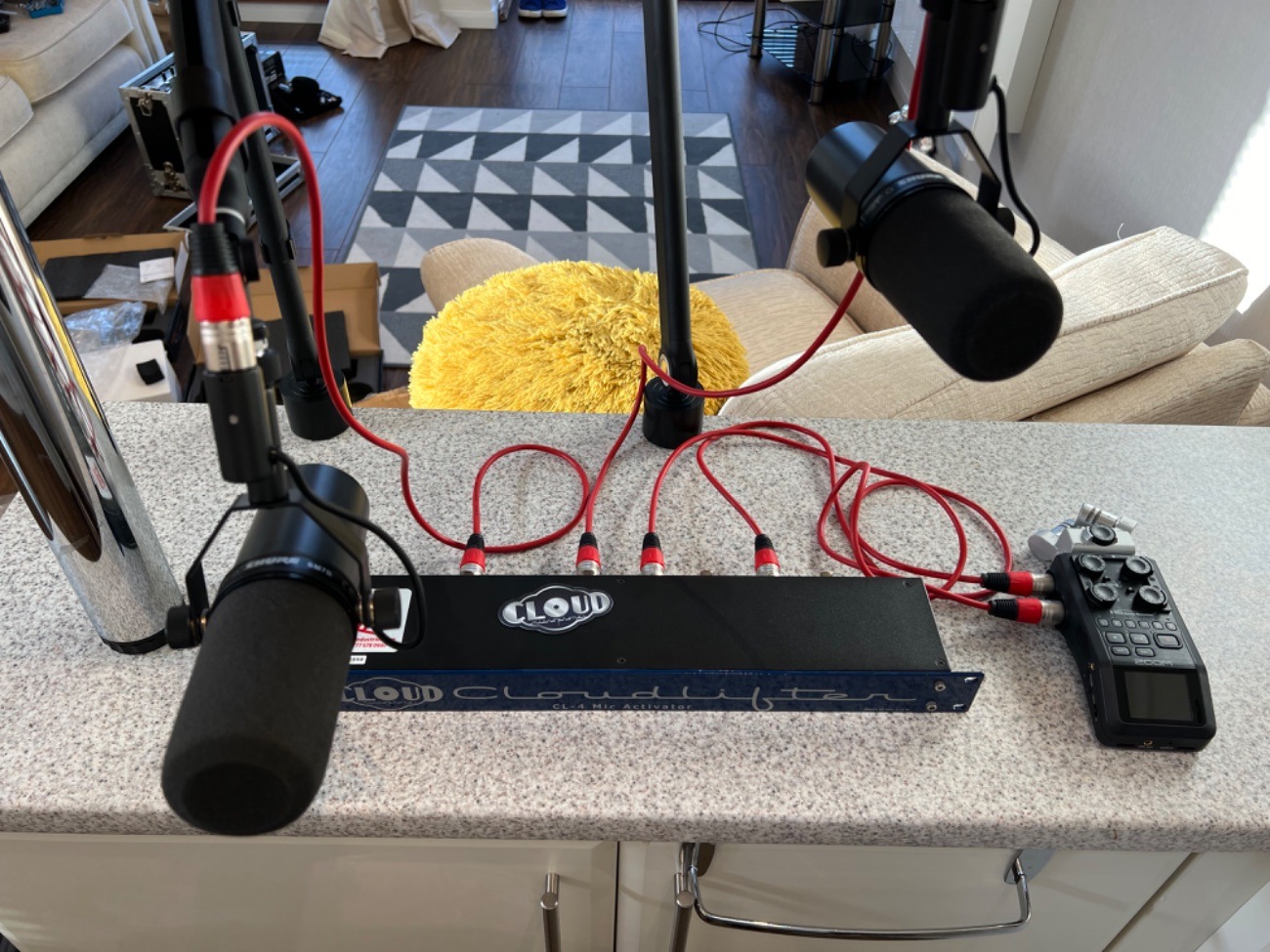 2* shure mic podcast setup w/cl-4, h6 