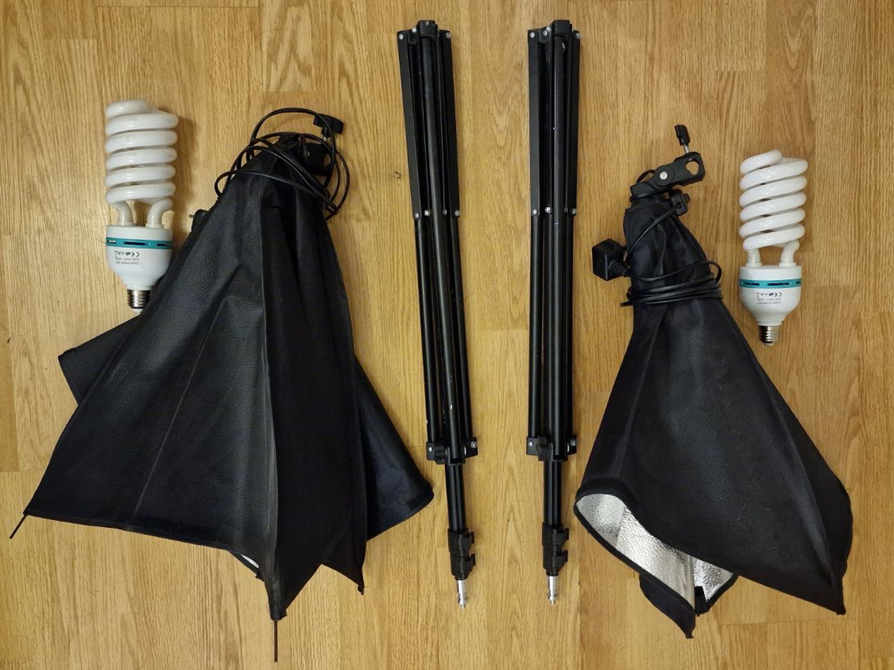 2 softboxes adjustable and bright