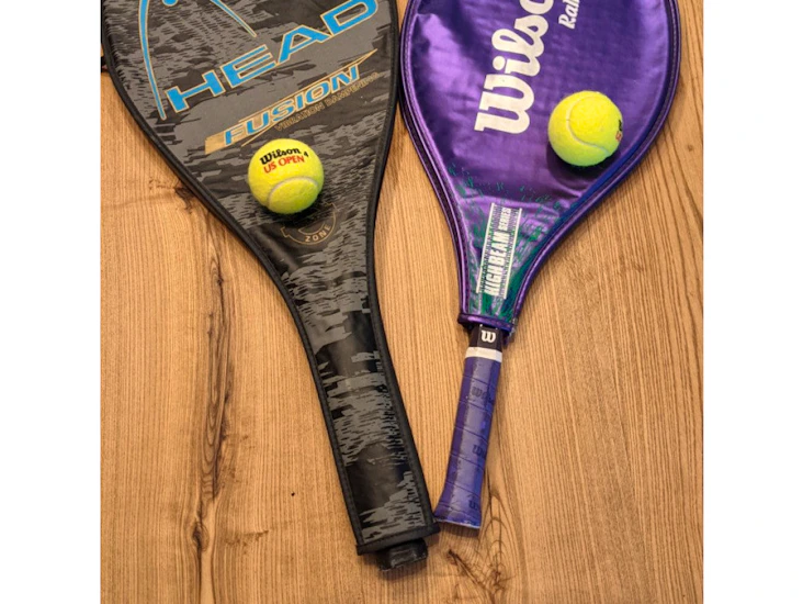 2 tennis rackets