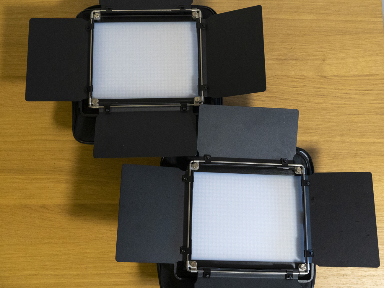 2 x 660 led bi-colour dimmable light panels & stands