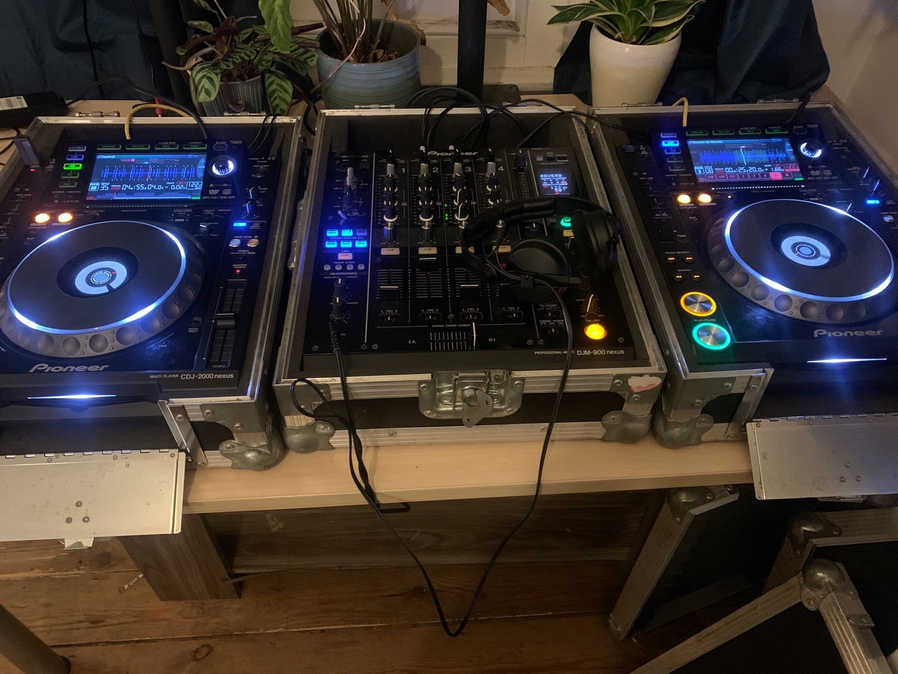 2 x cdj-2000 nexus & djm-900 nexus