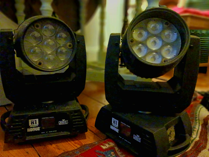 2 x chauvet r1 rogue wash - moving head wash light