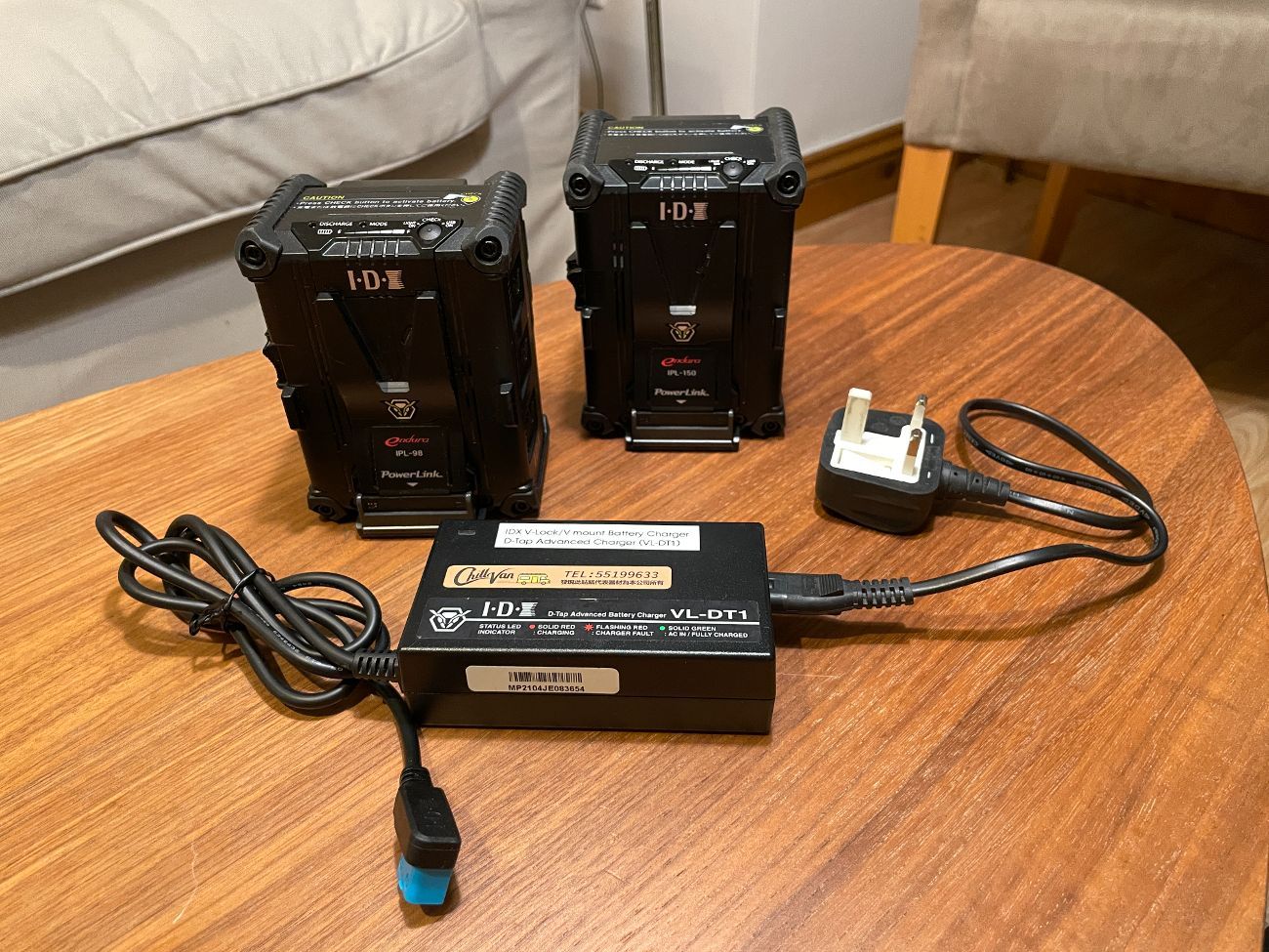 2 x idx v mount/ v lock battery 98w+150w with idx charger