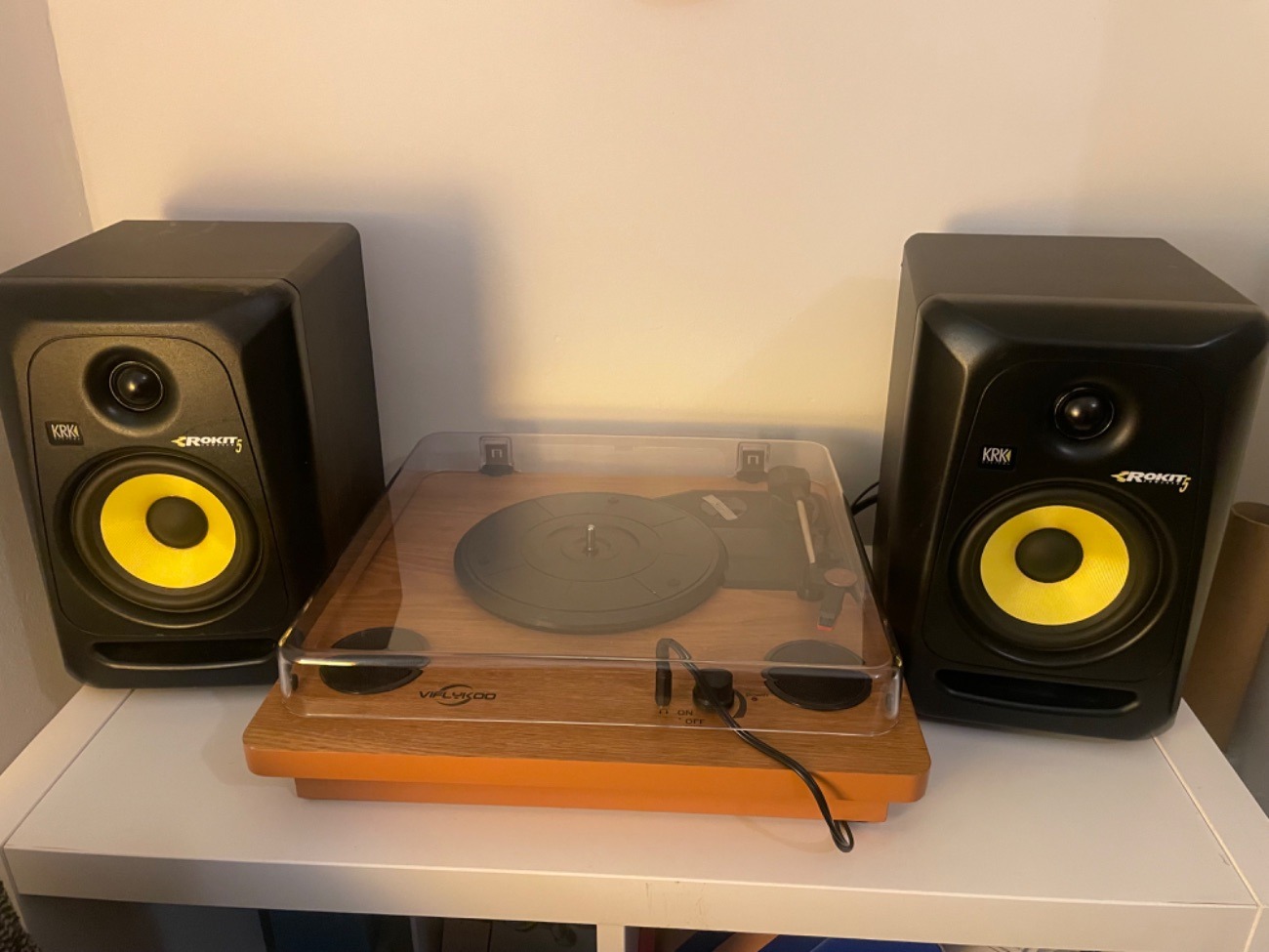 2 x krk rokit 5 speakers