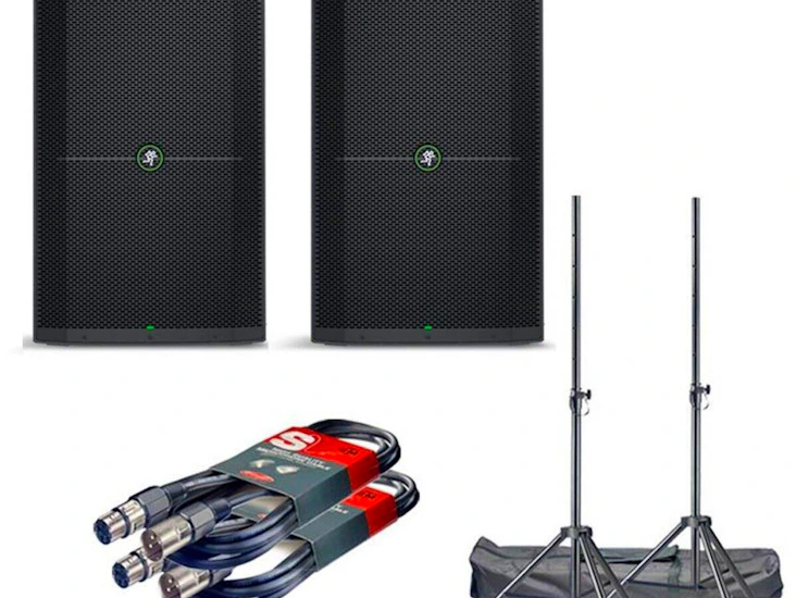 2 x mackie thump pa system (speakers)