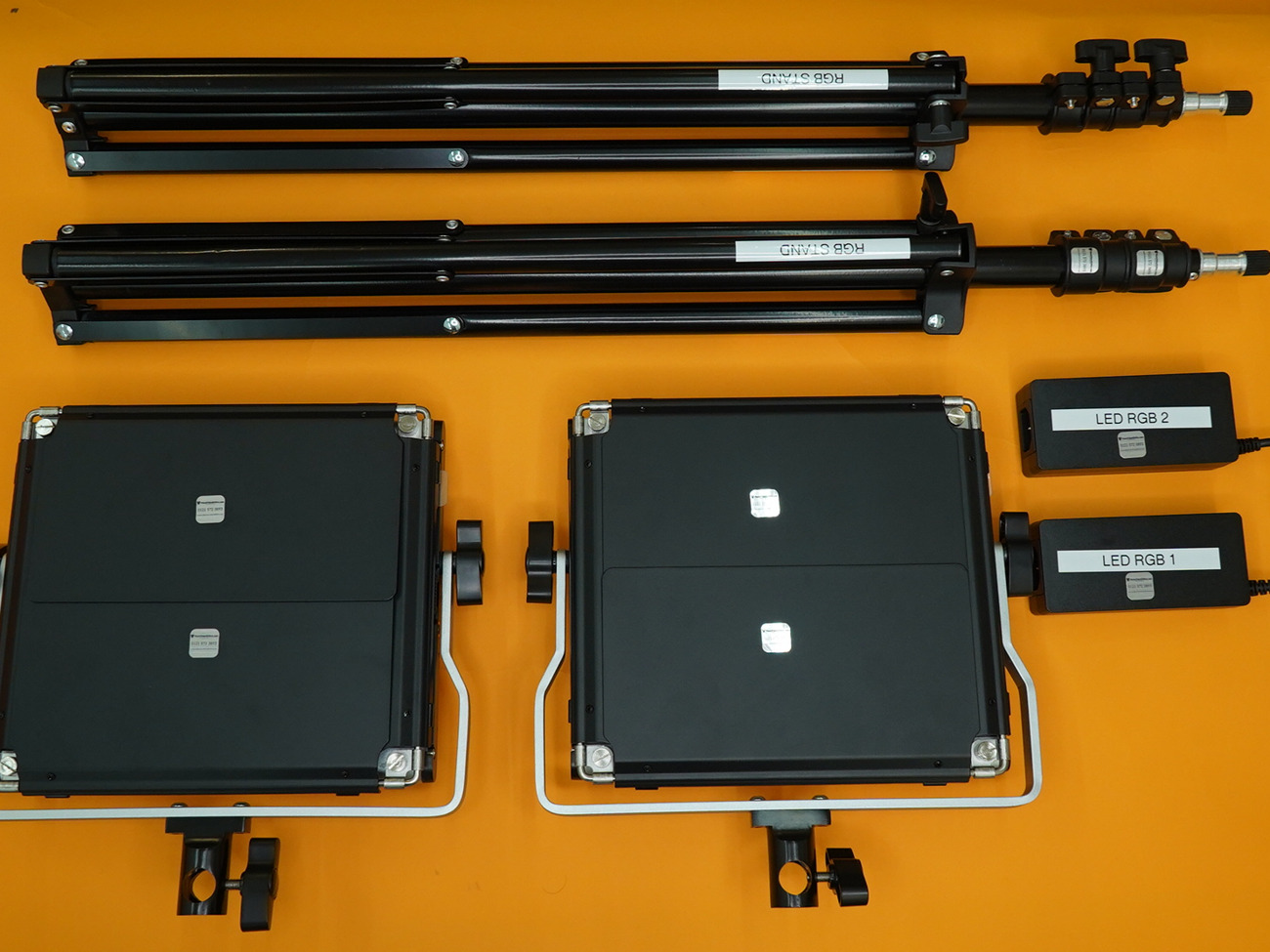 2 x neewer 530 rgb led light with app control light package