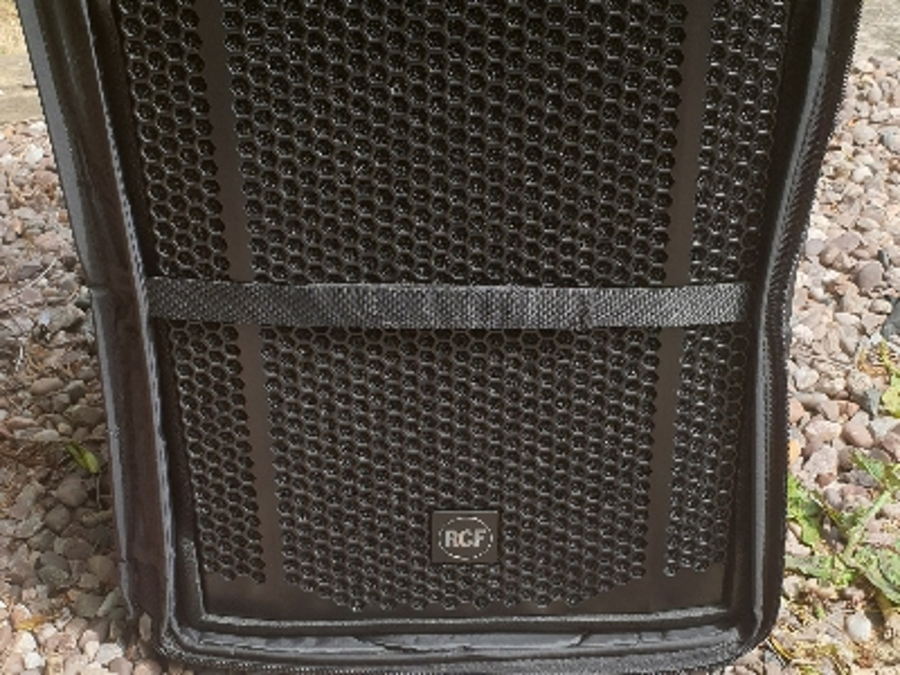 2 x rcf art 702 pa subwoofer