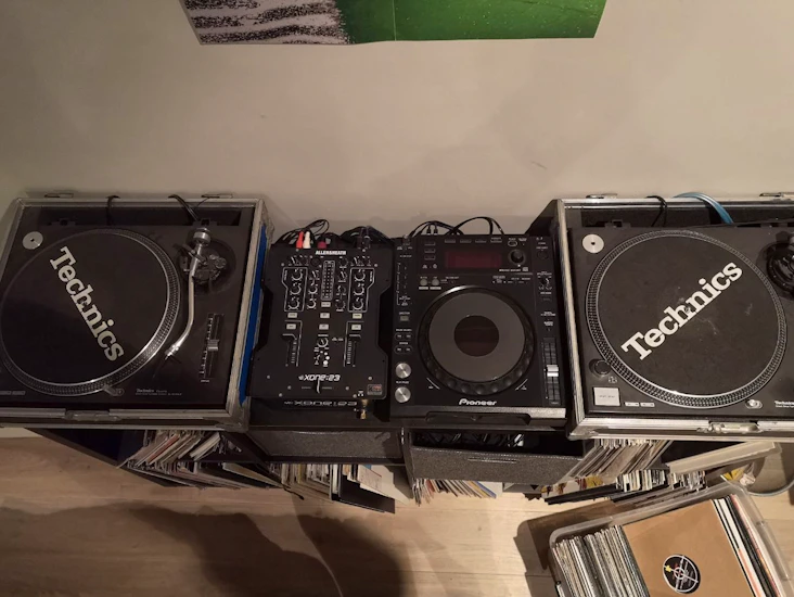 2 x technics + allen & heath xone 23 mixer