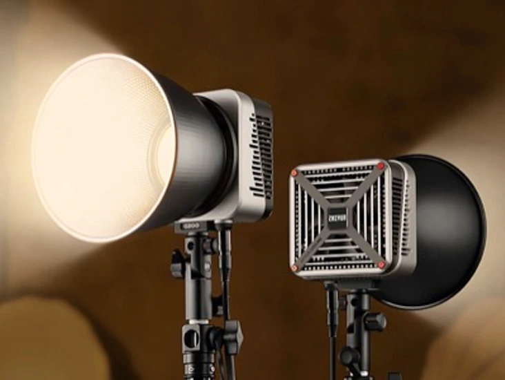 2 x zhiyun molus g200 cob led video light 200w/300w