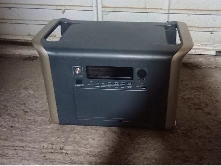 2048wh 2600w 640000mah power station