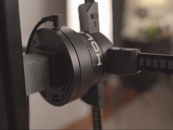 25" holographic fan for live holograms