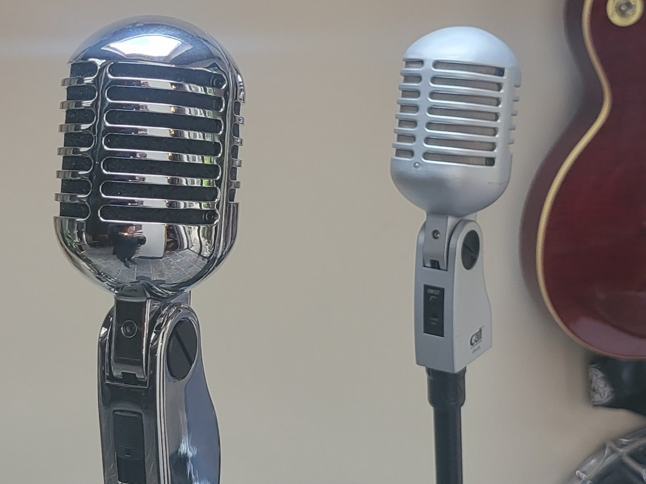 2x 50's 60's style vintage microphones with stands