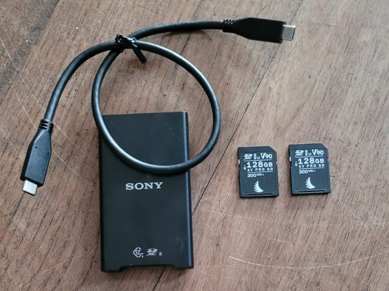 2x angelbird 128gb 300mb/s - sdxc/ cfexpress reader