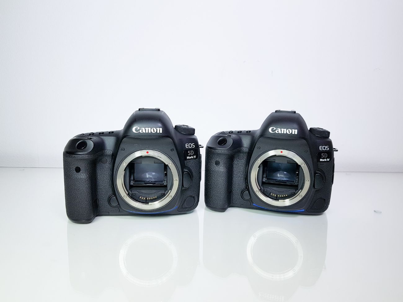 2x canon 5d mark iv dslr camera