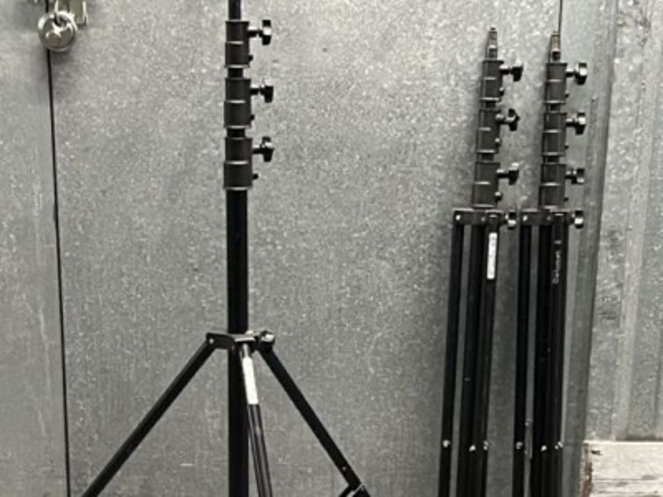 2x calumet sturdy light stands 