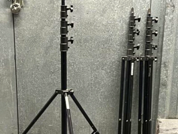 2x calumet sturdy light stands