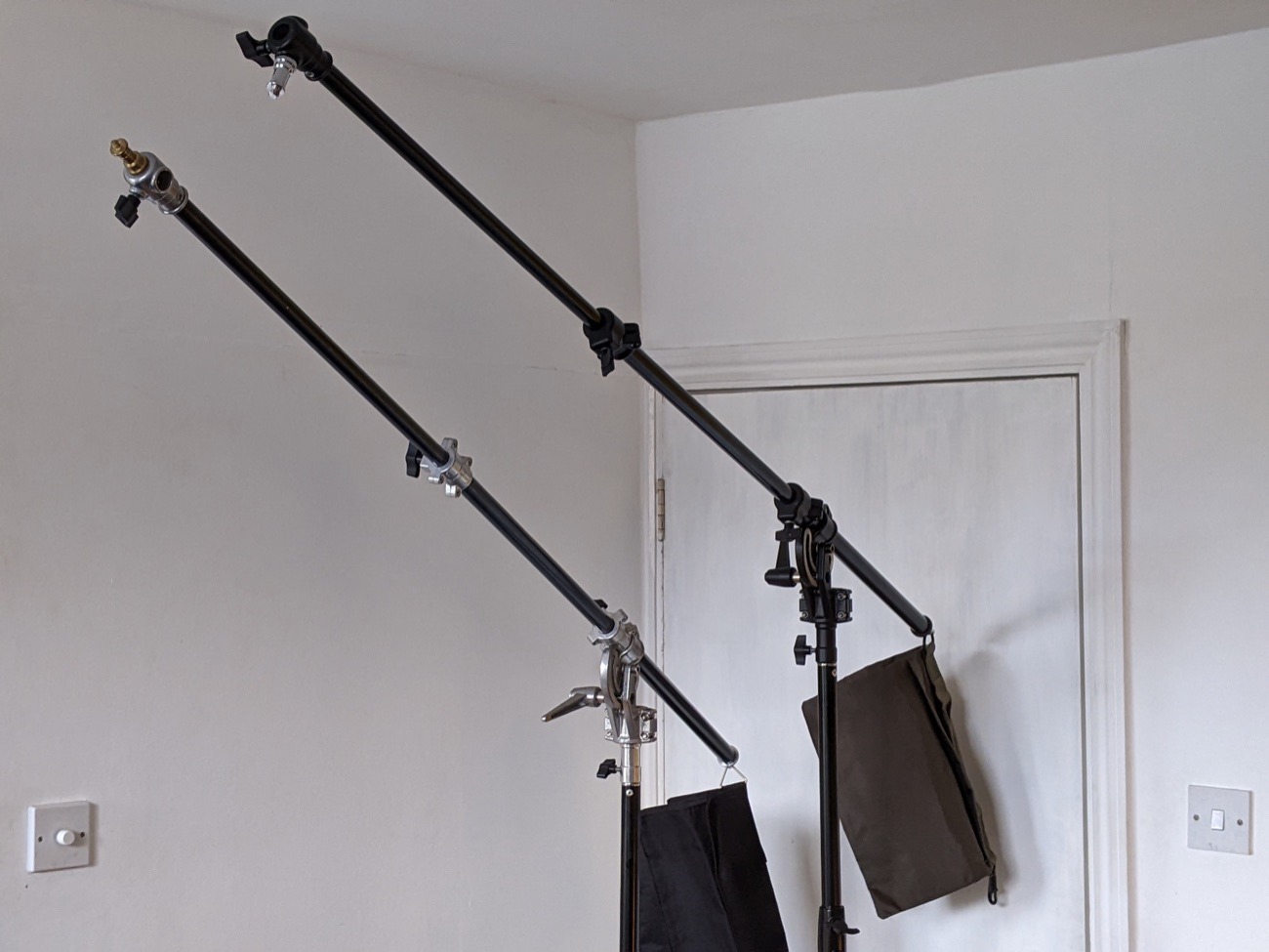 2x light stands with boom arm