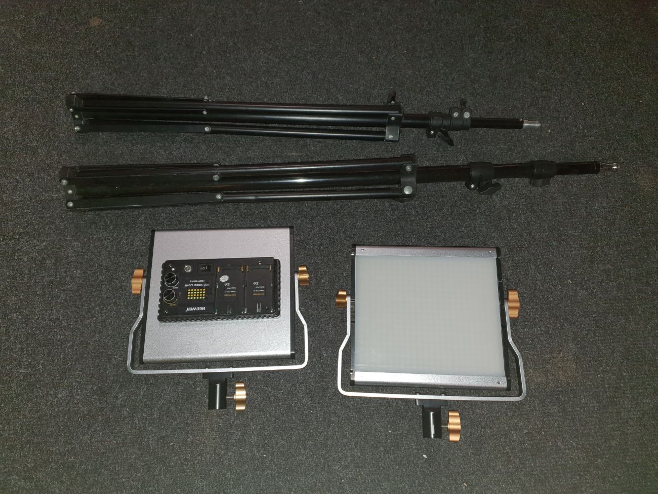 2x neewer bi-colour led panel lights