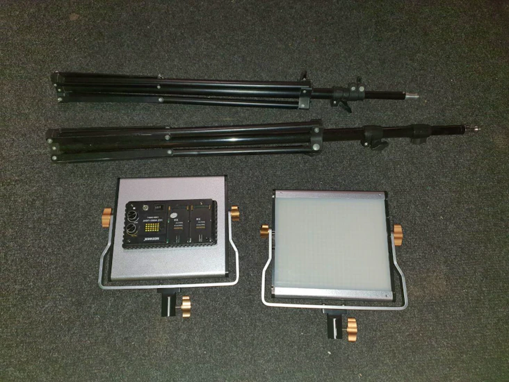 2x neewer bi-colour led panel lights