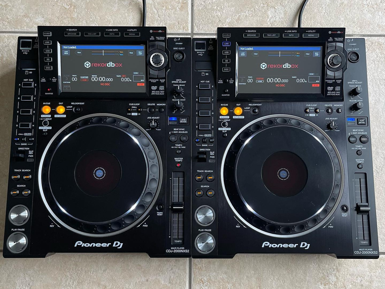 2x pioneer cdj 2000nxs2