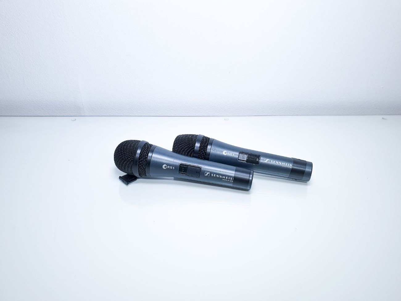 2x microphone sennheiser handheld microphone wired