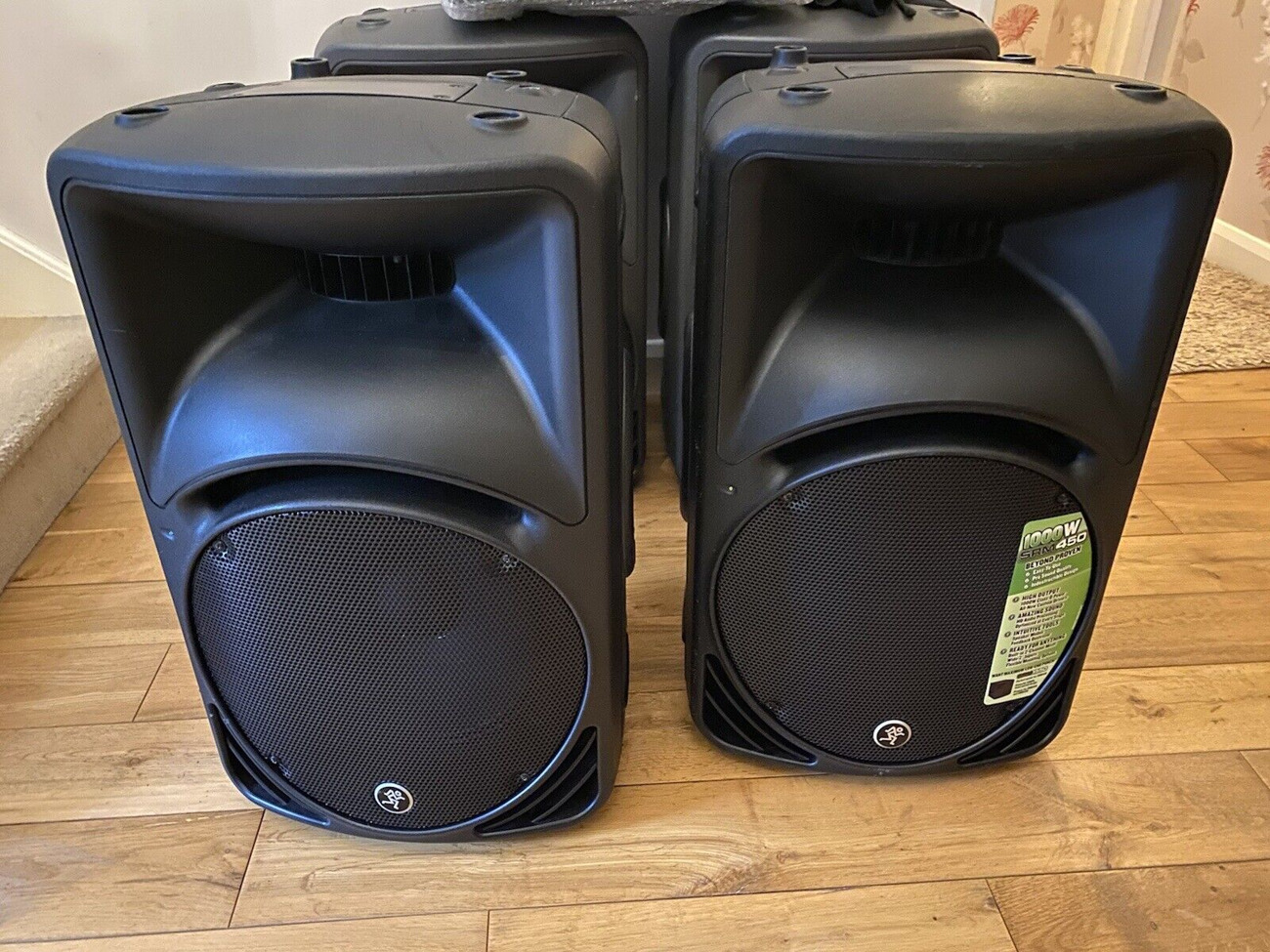 2x speakers + tripod + xlr cables - mackie 