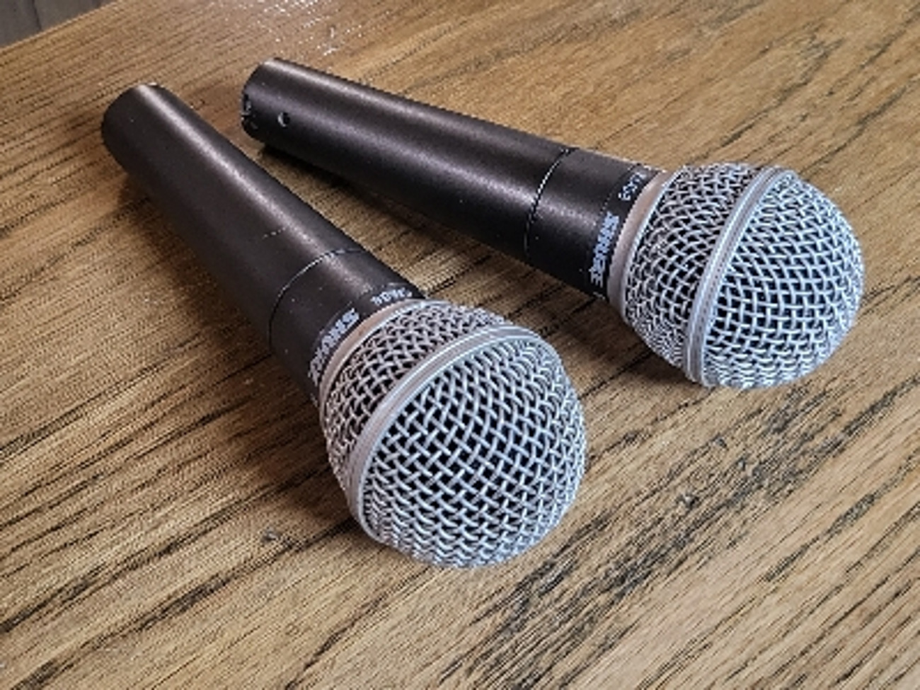 2x sure sm58 vocal microphones