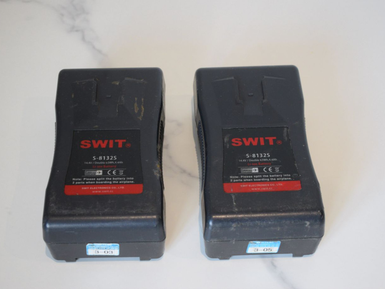 2x v lock batteries (swit s-8132s