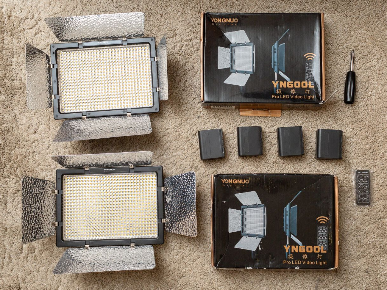 2x yongnuo 600l pro led video light