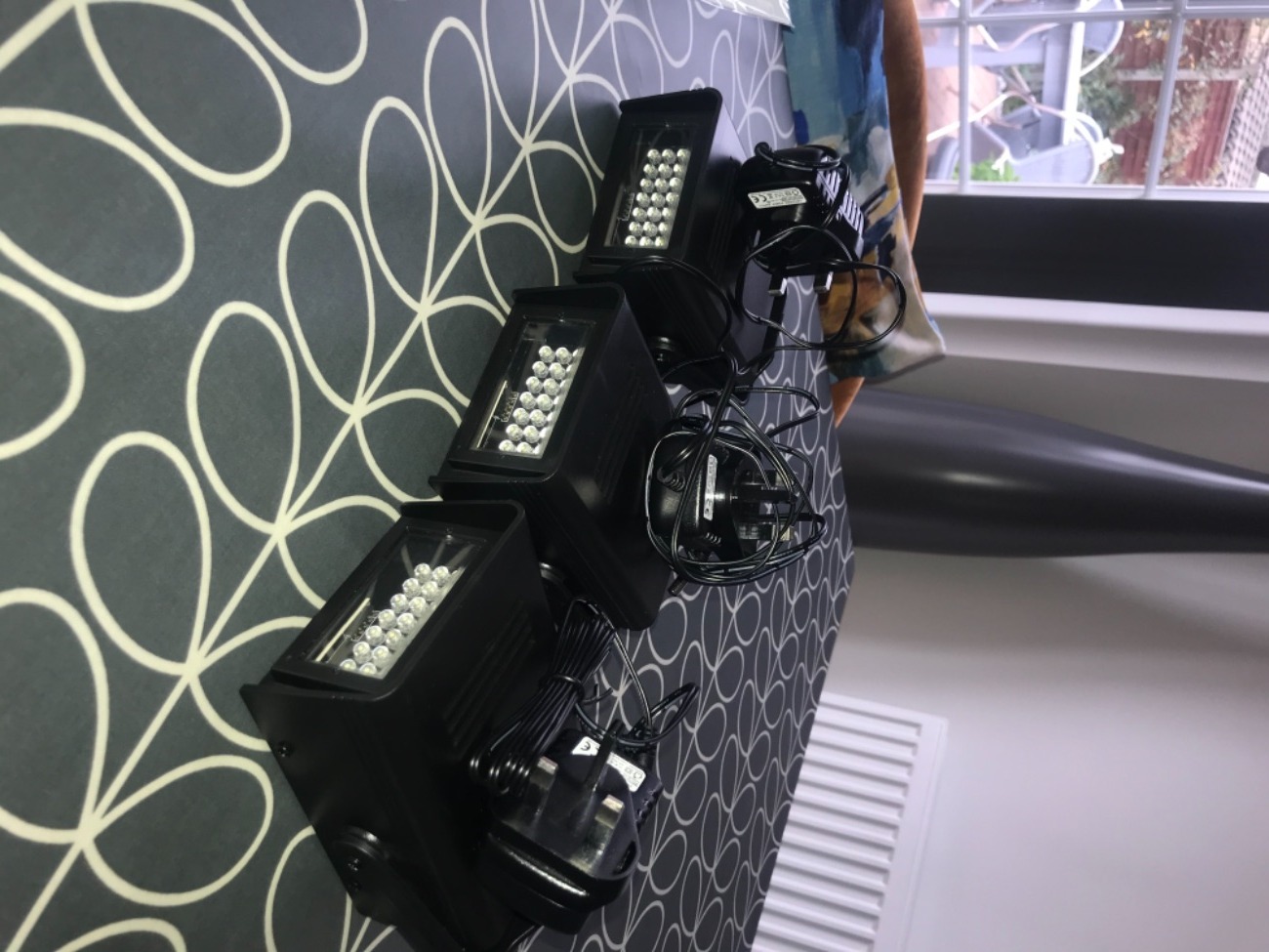 3 gear4music mini comet-5 5w strobe lights