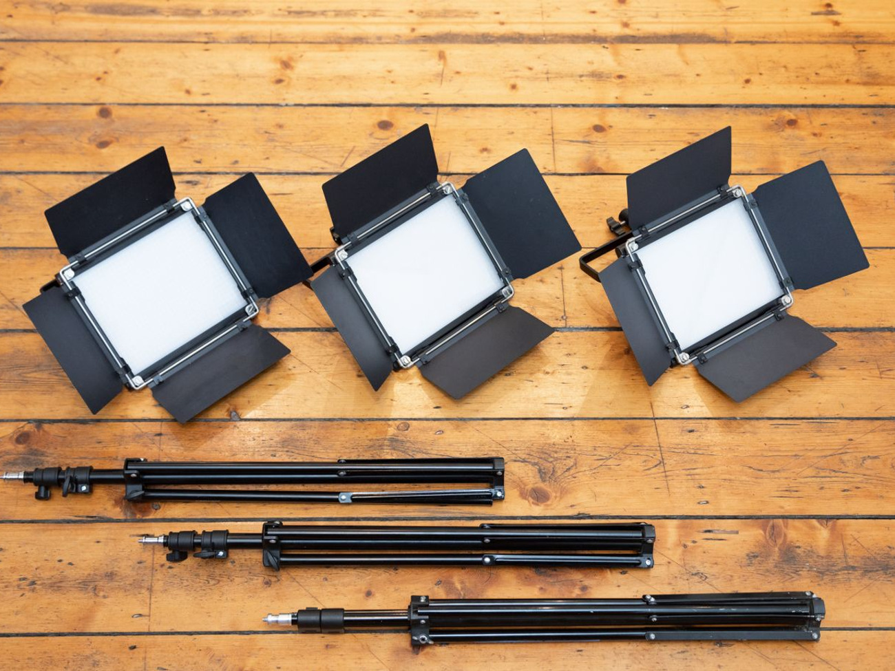 3 x led light panel kit (bi-colour), 3 x light stand set