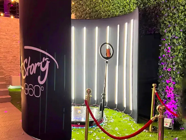 360 photo booth with led wall enclosure $175/hr