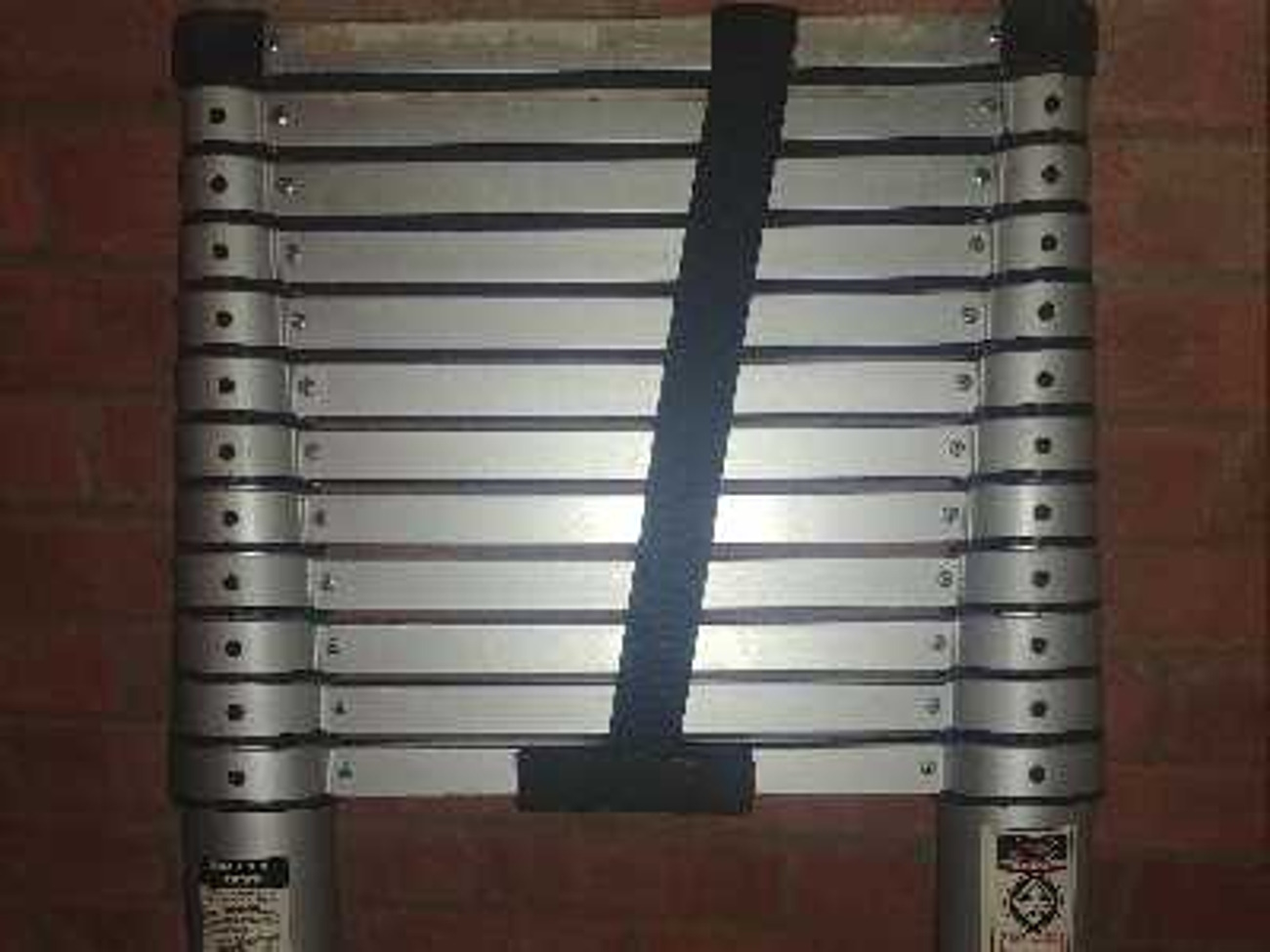 3.8m telescopic extendable ladder
