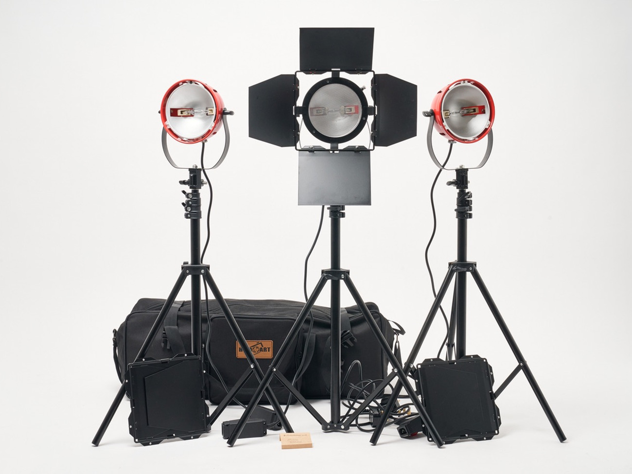 3x red head 800w with barndoors, stands, carry case