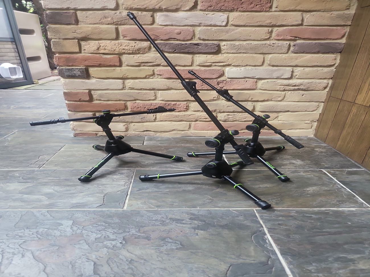 3x short microphone stands