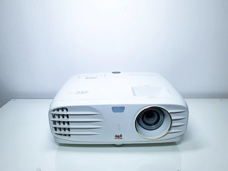 4k projector ultra hd home projector viewsonic px747-4k