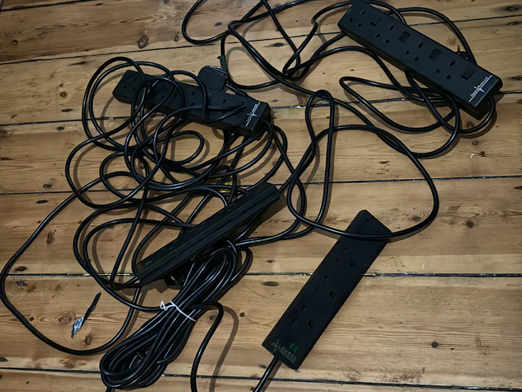 4x 5 meter black surge protected extension leads