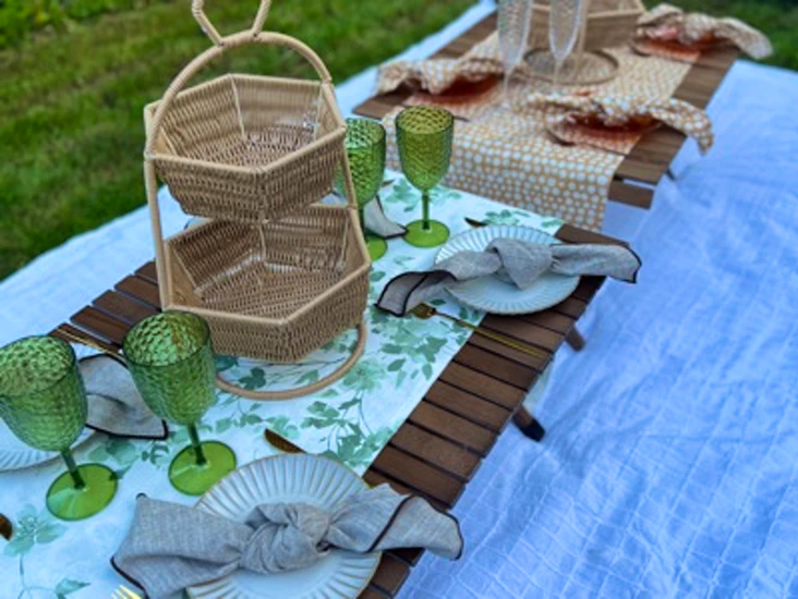 4x luxury compact picnic table (seats 16)